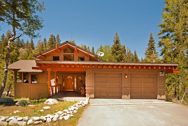 Creekside at Alpine Meadows, a cabin for rent in