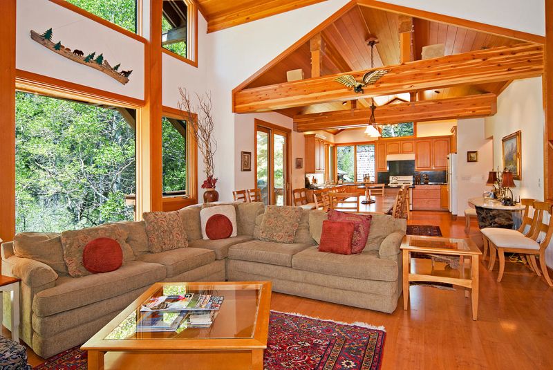 Creekside at Alpine Meadows, a cabin for rent in