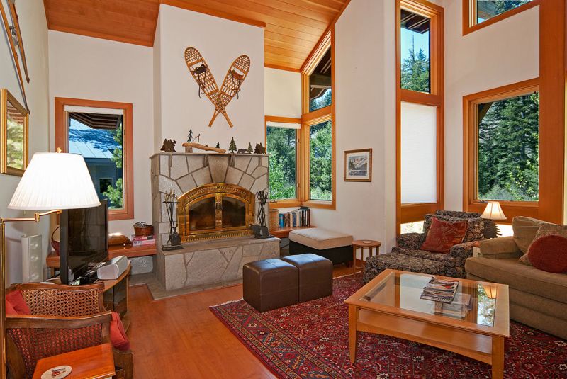 Creekside at Alpine Meadows, a cabin for rent in